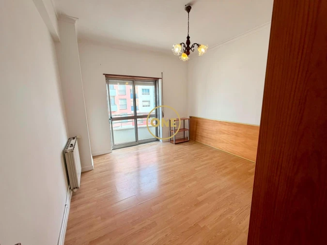 Apartamento T2 para Venda em Corroios Foto 11