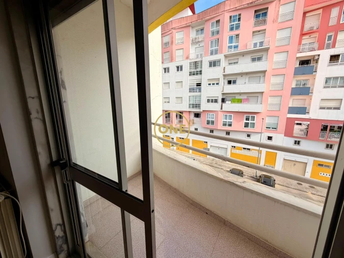 Apartamento T2 para Venda em Corroios Foto 26