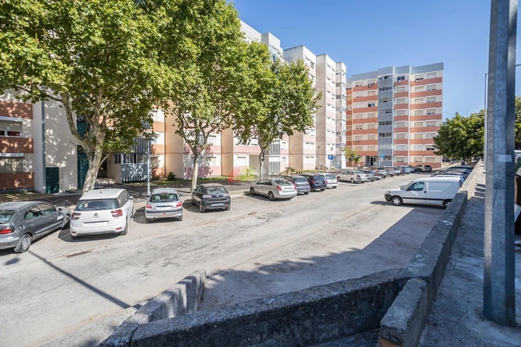 Apartamento T3 para Venda em Santo Antonio da Charneca Foto 24