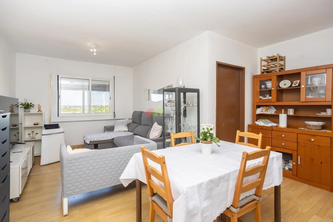 Apartamento T3 para Venda em Santo Antonio da Charneca Foto 1