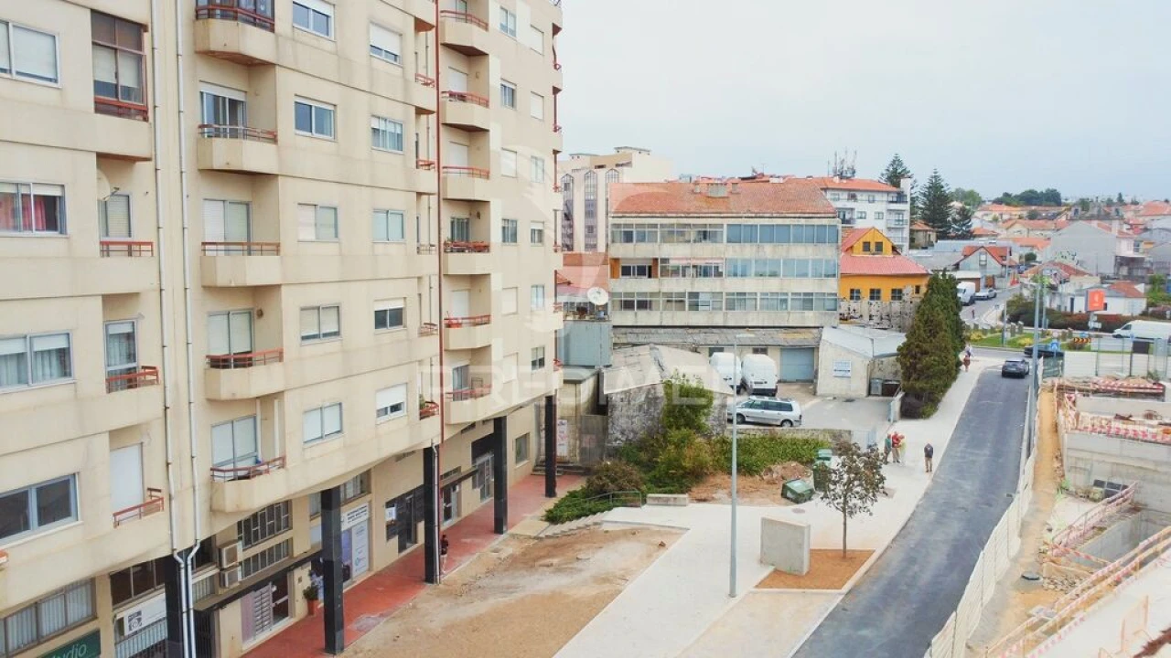 Armazém para Venda em Mafamude e Vilar do Paraíso Foto 9