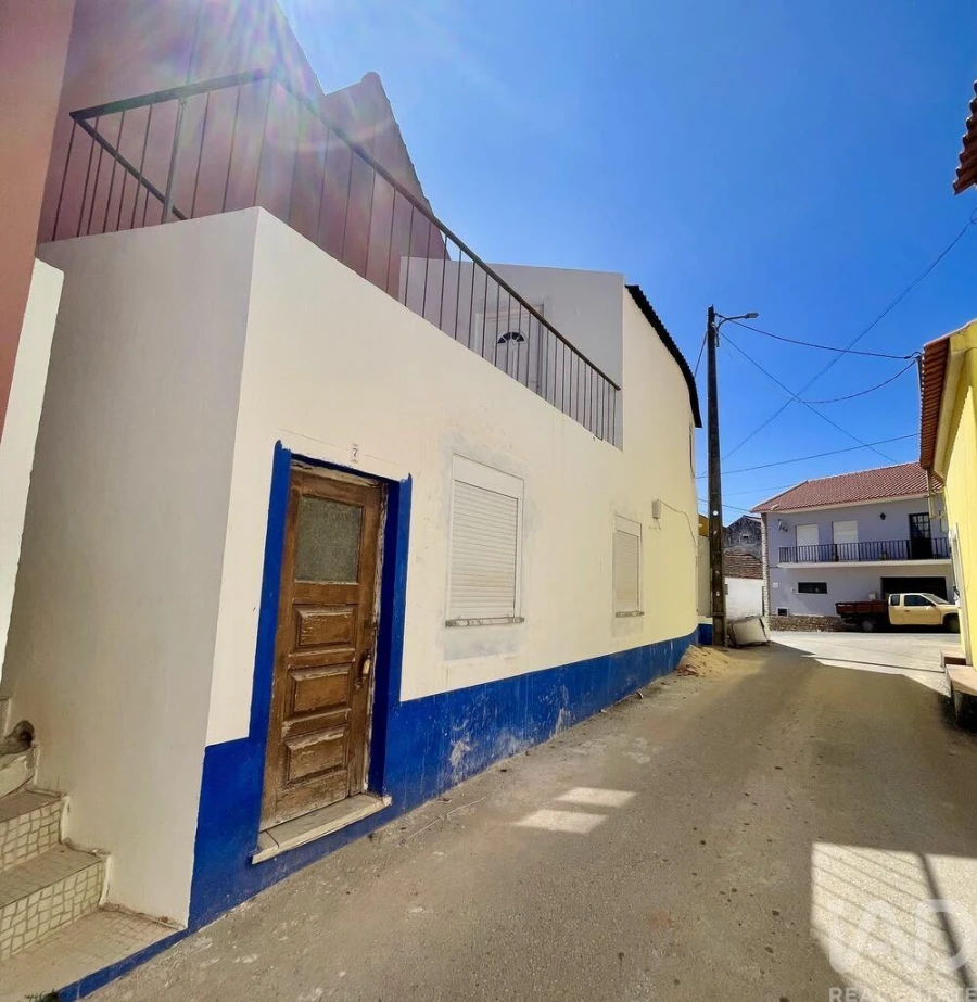 Moradia T2 para Venda em Peral Foto 3