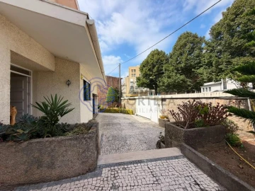 Moradia T4 para Venda em Cidade da Maia
