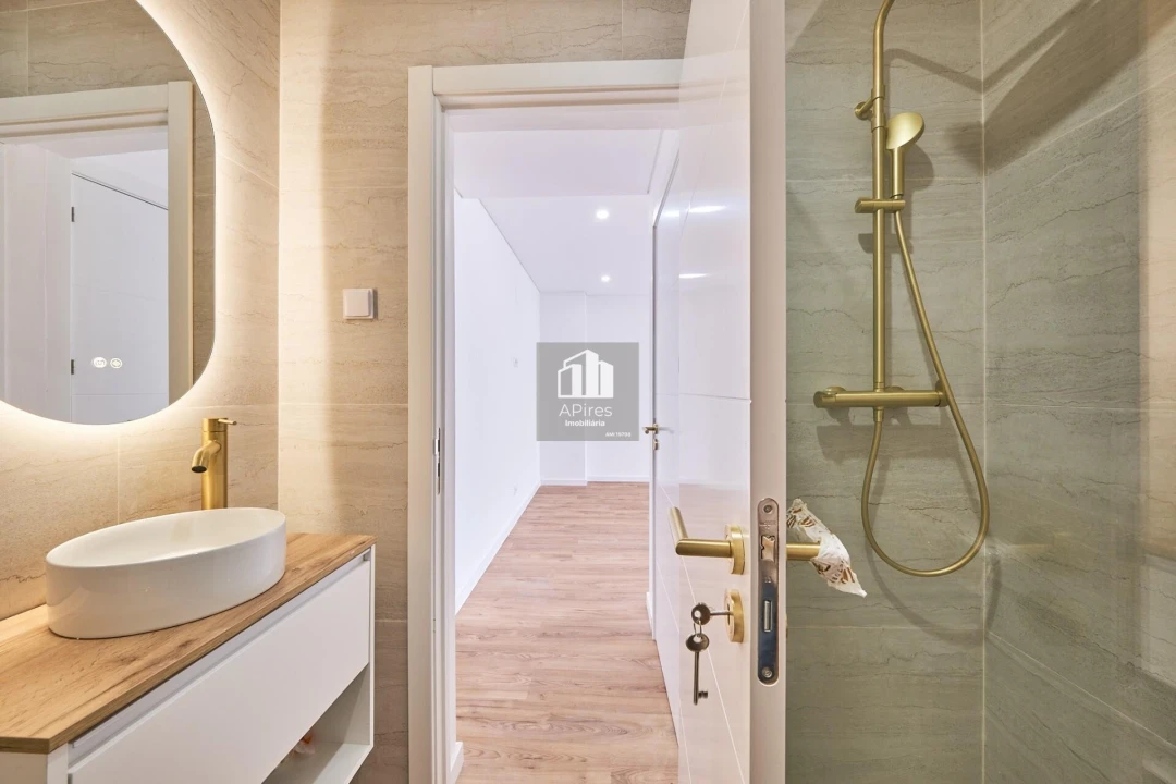 Apartamento T2 para Venda em Costa da Caparica Foto 4