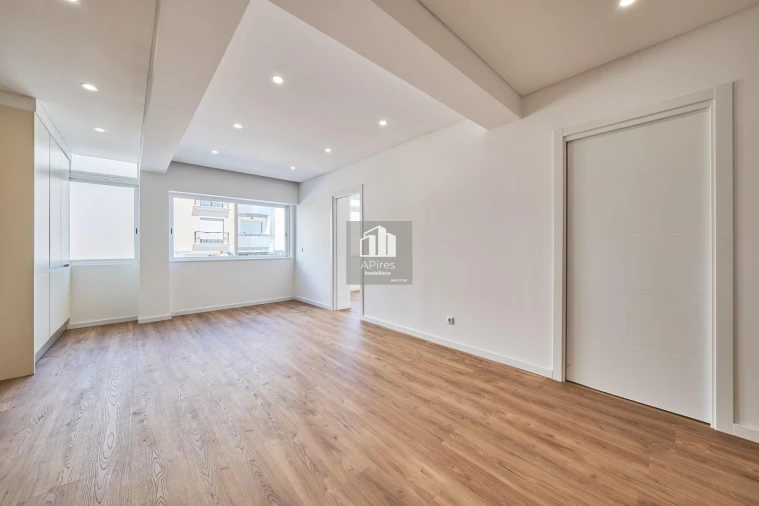 Apartamento T2 para Venda em Costa da Caparica Foto 5