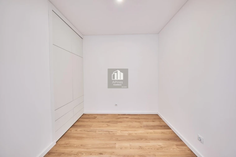 Apartamento T2 para Venda em Costa da Caparica Foto 13