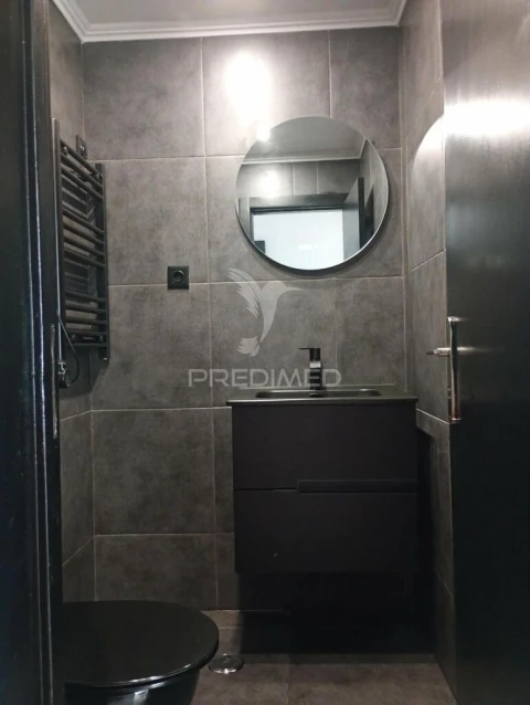 Apartamento T3 para Venda em Massamá e Monte Abraão