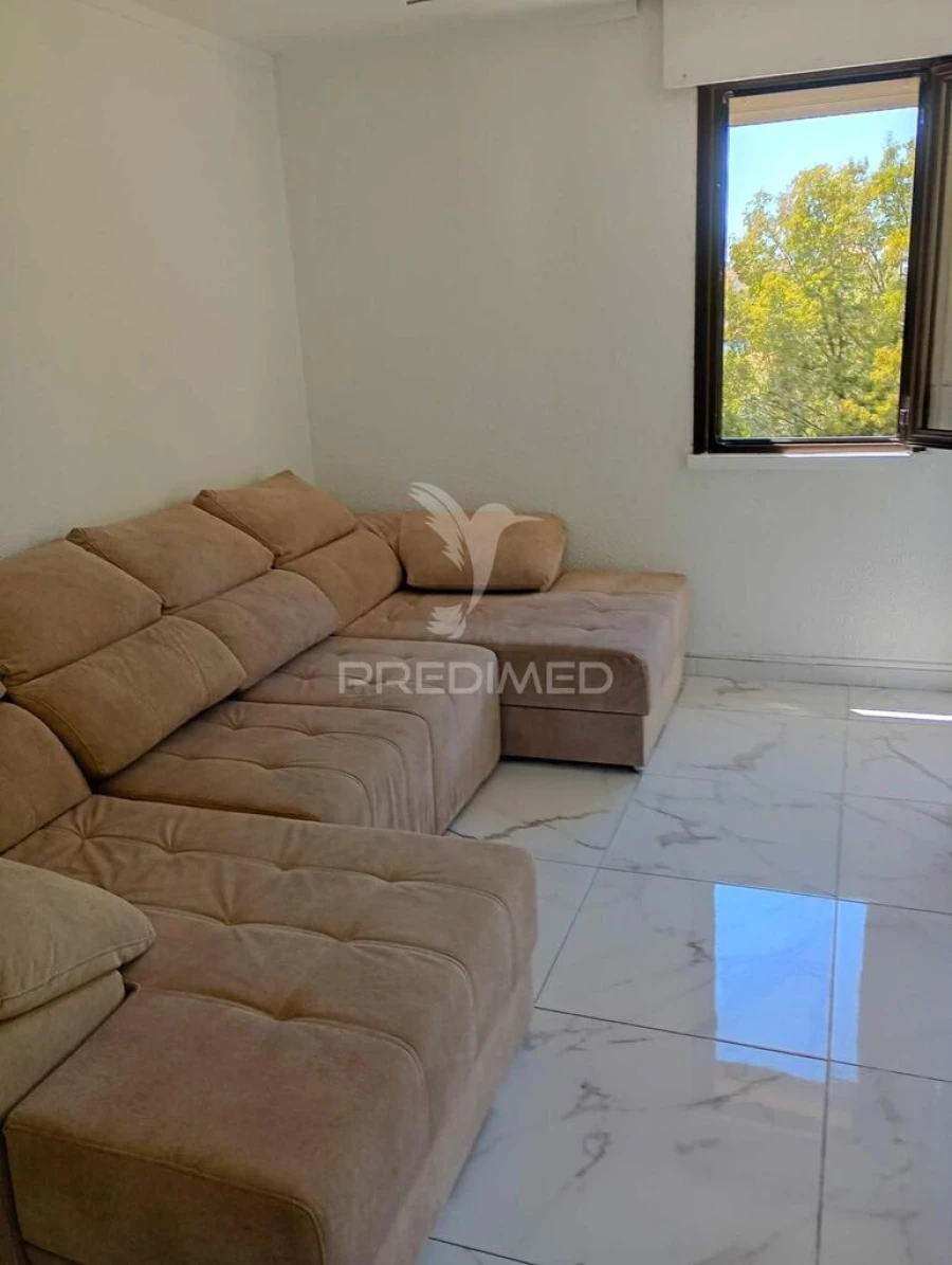 Apartamento T3 para Venda em Massamá e Monte Abraão Foto 2