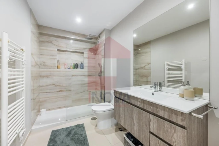 Apartamento T3 para Venda em Vila Verde e Barbudo Foto 8
