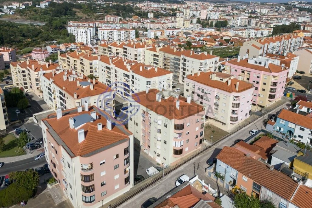 Garagem para Venda em Cacém e São Marcos Foto 2