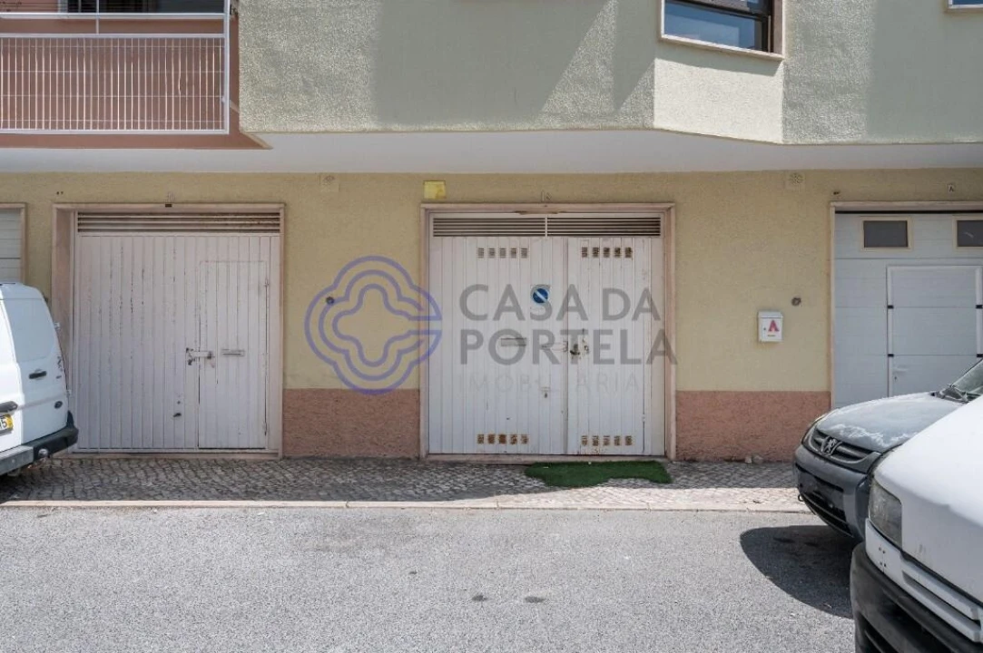 Garagem para Venda em Cacém e São Marcos Foto 6