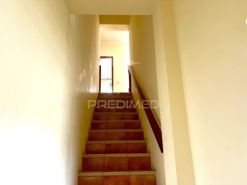 Moradia T6 para Venda em Posto Santo
