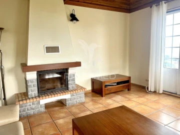 Moradia T6 para Venda em Posto Santo