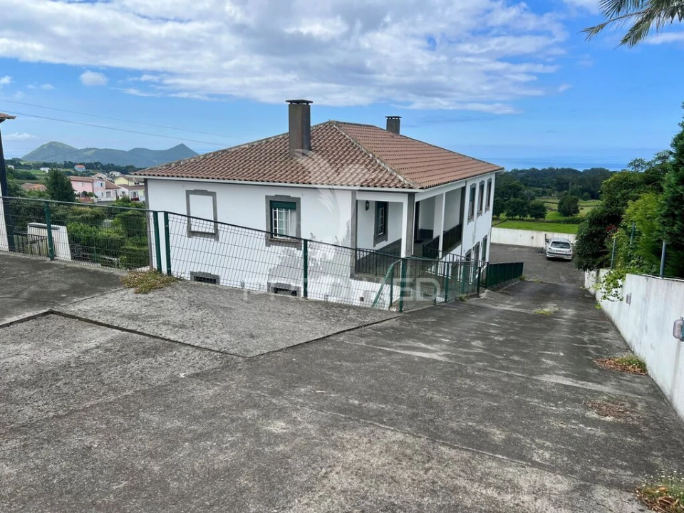 Moradia T6 para Venda em Posto Santo Foto 1