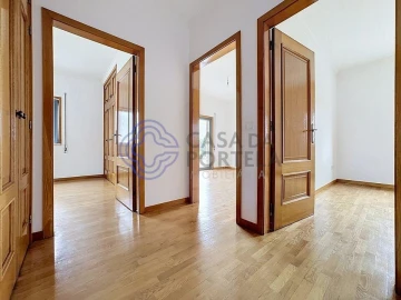 Apartamento T3 para Venda em Vila Nova de Famalicão e Calendário