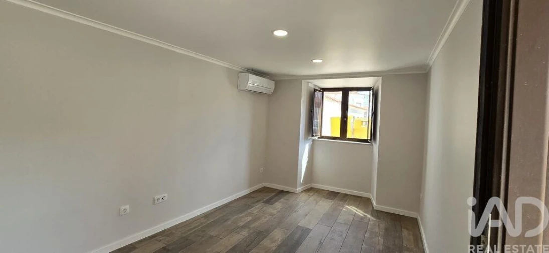 Moradia T1 para Venda em Vermelha Foto 3