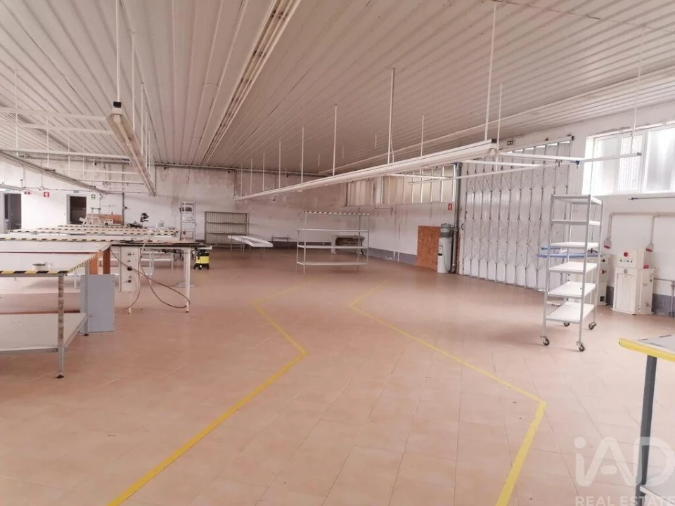 Armazém para Venda em Raimonda Foto 3