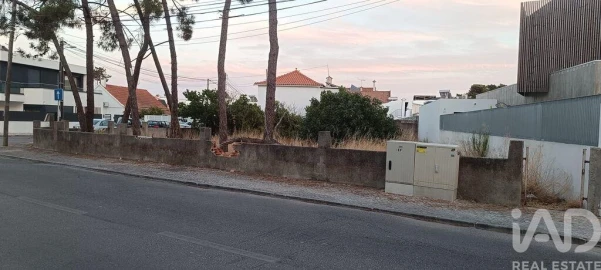 Terreno para Venda em Charneca de Caparica e Sobreda