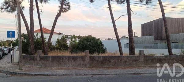 Terreno para Venda em Charneca de Caparica e Sobreda
