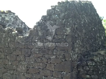 Moradia T2 para Venda em Calheta de Nesquim