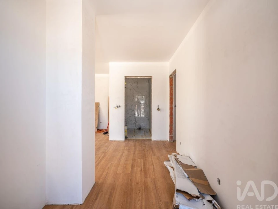 Moradia T3 para Venda em Encarnação Foto 7