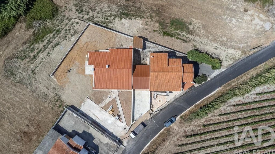 Moradia T3 para Venda em Encarnação Foto 25