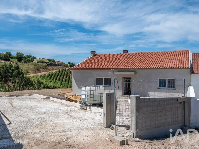Moradia T3 para Venda em Encarnação Foto 2