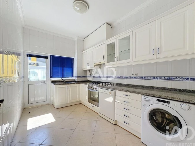 Apartamento para Venda em Quarteira Foto 9