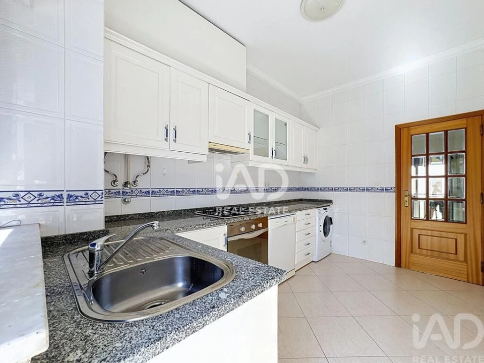 Apartamento para Venda em Quarteira Foto 10