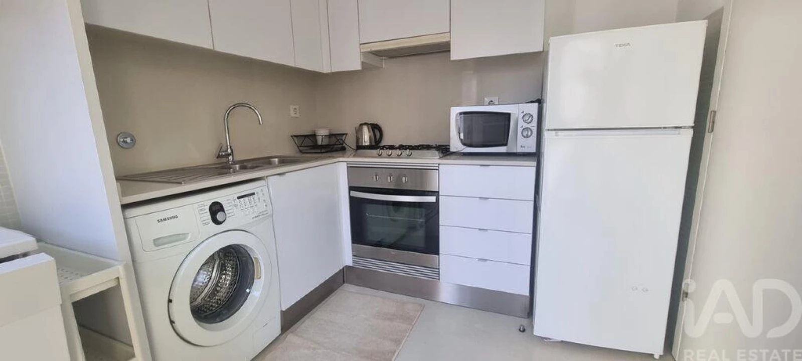 Apartamento T1 para Arrendamento em Avenidas Novas Foto 7