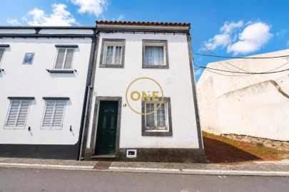 Moradia T3 para Venda em Ribeirinha