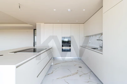 Apartamento T4 para Venda em São Felix da Marinha