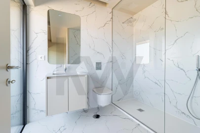 Apartamento T4 para Venda em São Felix da Marinha