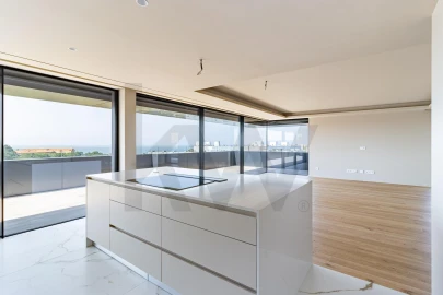 Apartamento T4 para Venda em São Felix da Marinha