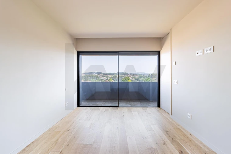 Apartamento T4 para Venda em São Felix da Marinha Foto 28