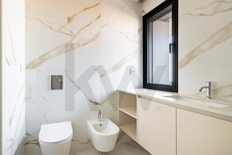 Apartamento T4 para Venda em São Felix da Marinha Foto 17