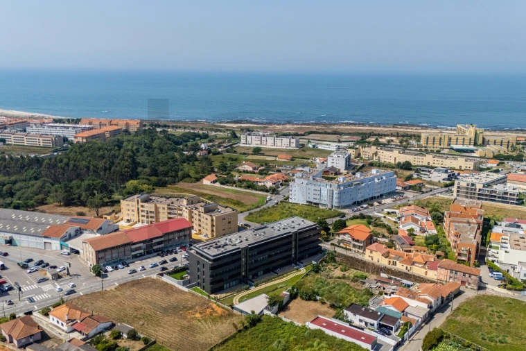 Apartamento T4 para Venda em São Felix da Marinha Foto 48