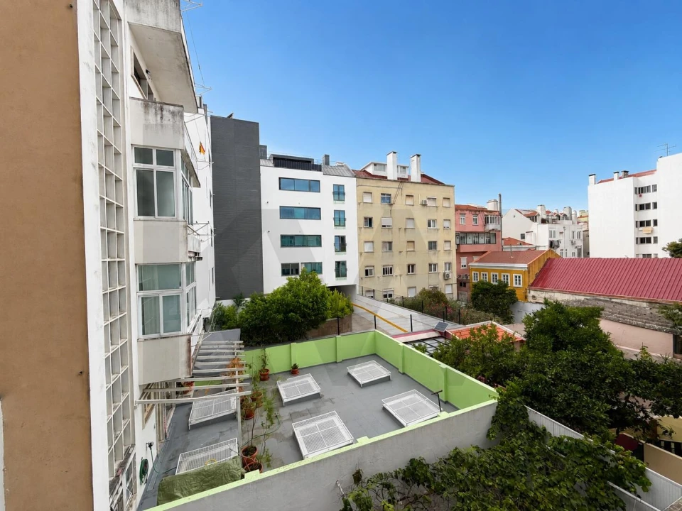 Apartamento T2 para Arrendamento em Campo de Ourique Foto 13