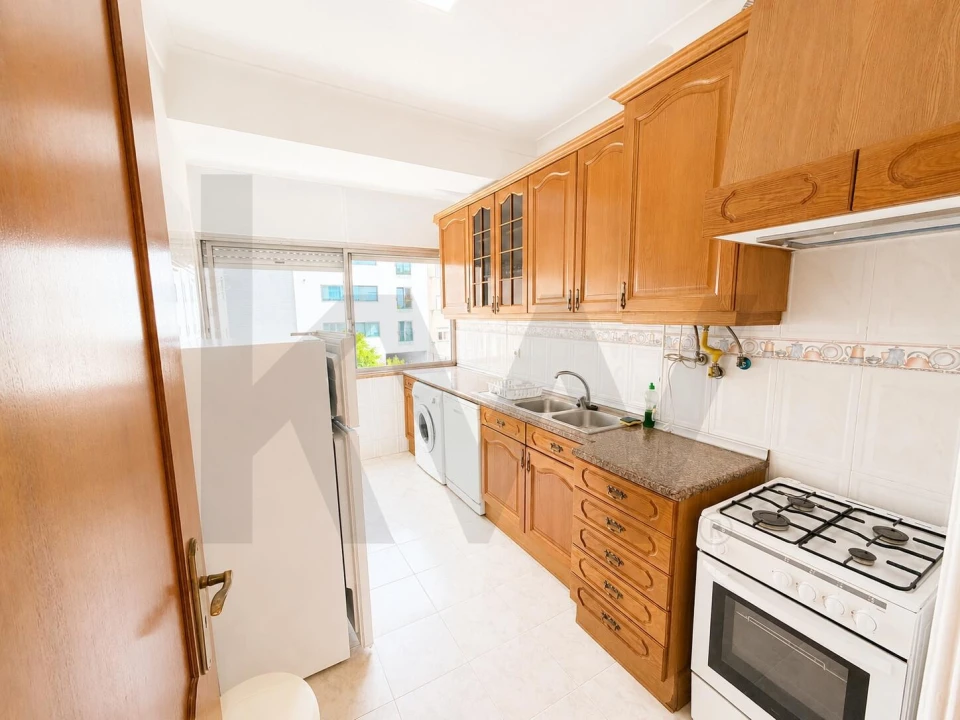 Apartamento T2 para Arrendamento em Campo de Ourique Foto 10