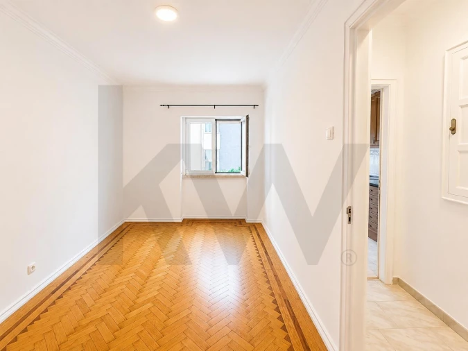 Apartamento T2 para Arrendamento em Campo de Ourique Foto 8
