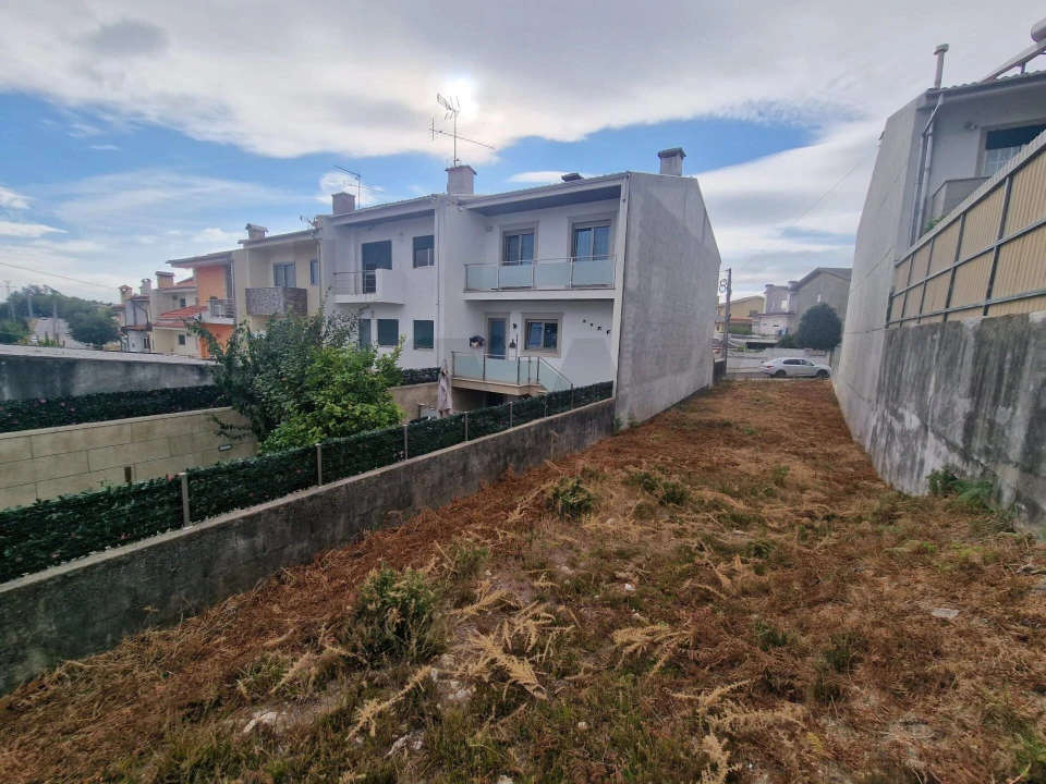 Terreno para Venda em São João da Madeira Foto 4