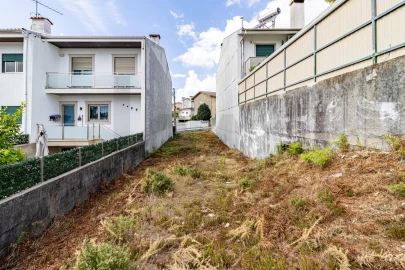 Terreno para Venda em São João da Madeira