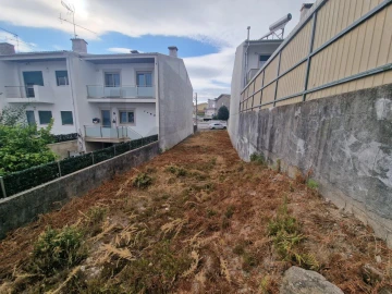 Terreno para Venda em São João da Madeira