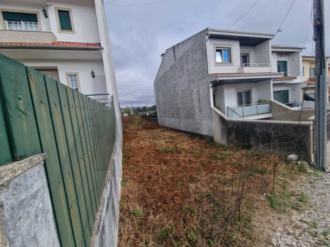 Terreno para Venda em São João da Madeira Foto 3