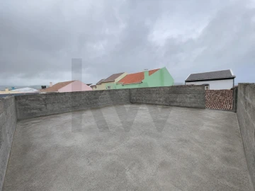 Garagem para Venda em Ribeira Grande (Matriz)