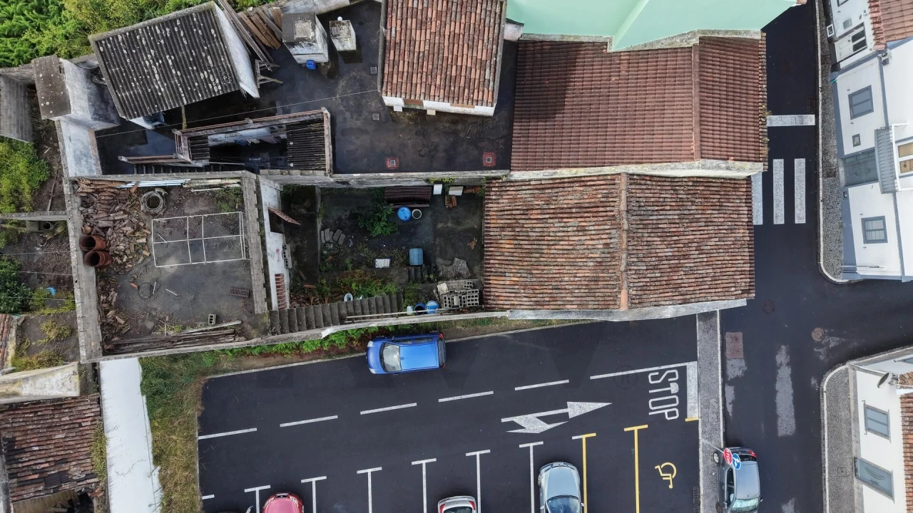 Garagem para Venda em Ribeira Grande (Matriz) Foto 1