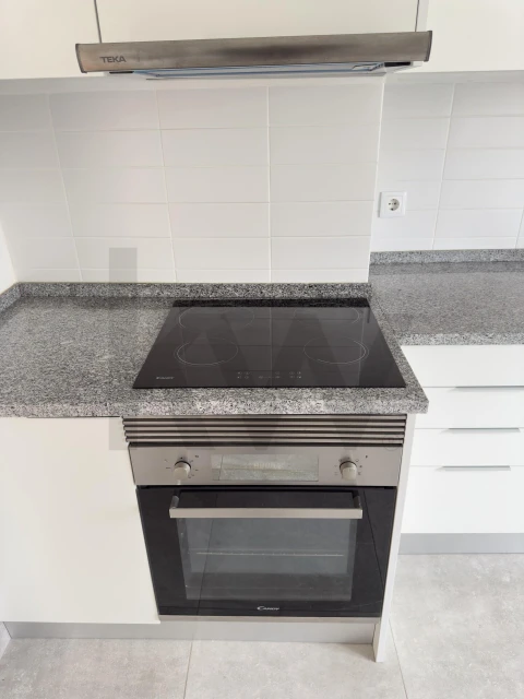 Apartamento T1 para Arrendamento em Campo de Ourique
