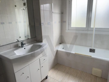 Apartamento T1 para Arrendamento em Campo de Ourique