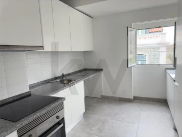 Apartamento T1 para Arrendamento em Campo de Ourique