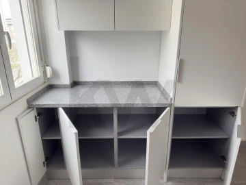 Apartamento T1 para Arrendamento em Campo de Ourique